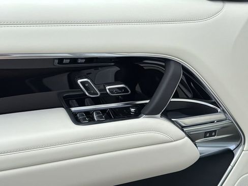 New 2026 Land Rover Range Rover SE image 21