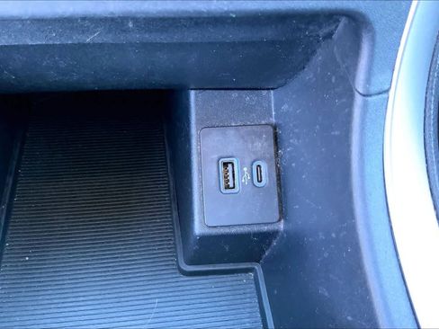 Used 2022 Ford Edge SEL image 31