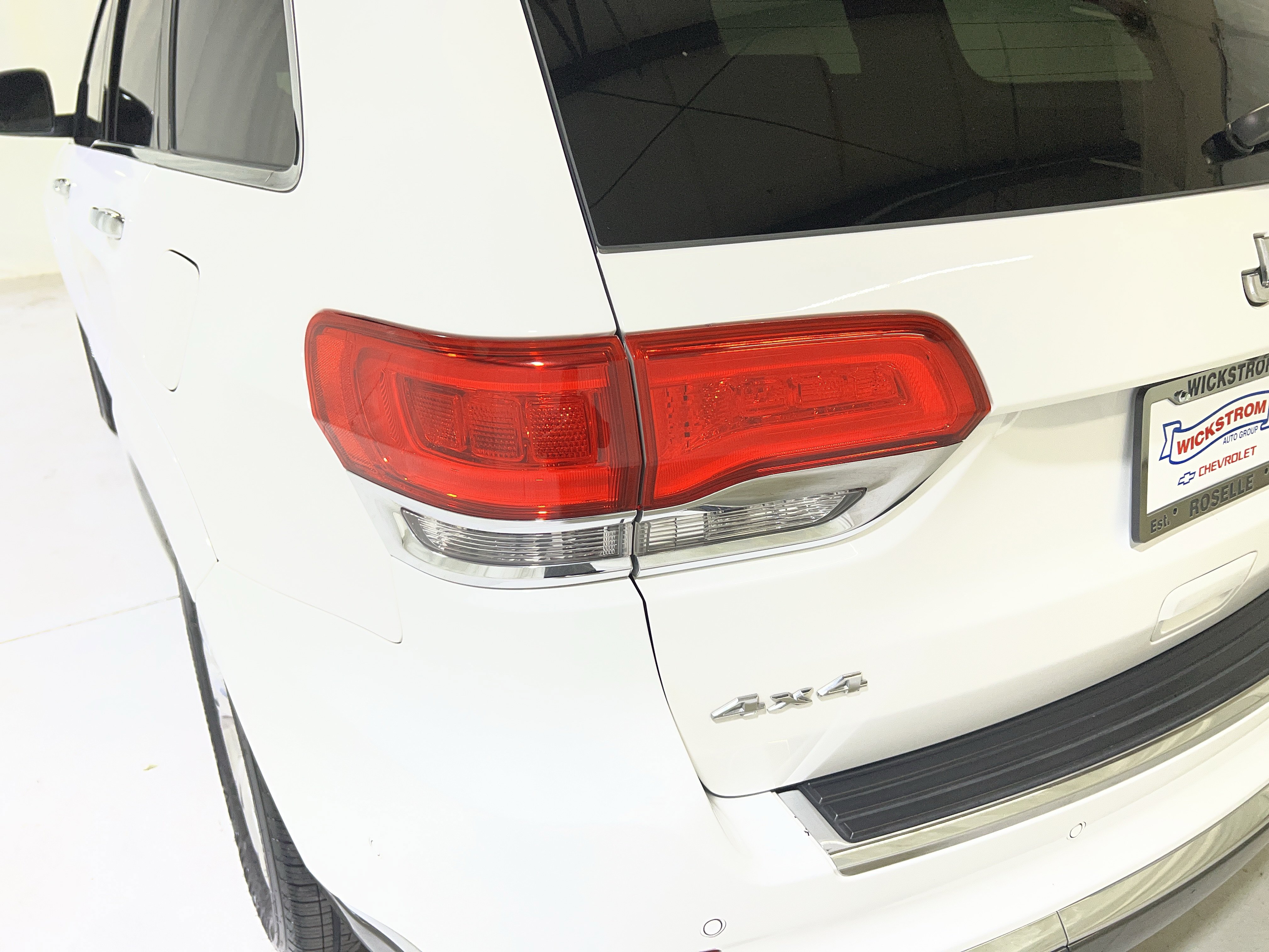 Used 2020 Jeep Grand Cherokee Summit AWD/4WD image 10
