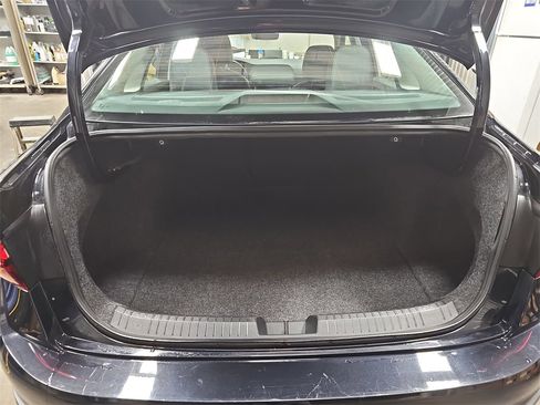 Used 2024 Volkswagen Jetta SE image 12