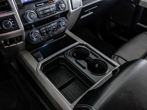 Used 2021 Ford F350 Lariat w/ Chrome Package image 24