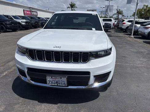 Used 2025 Jeep Grand Cherokee L Laredo RWD image 3
