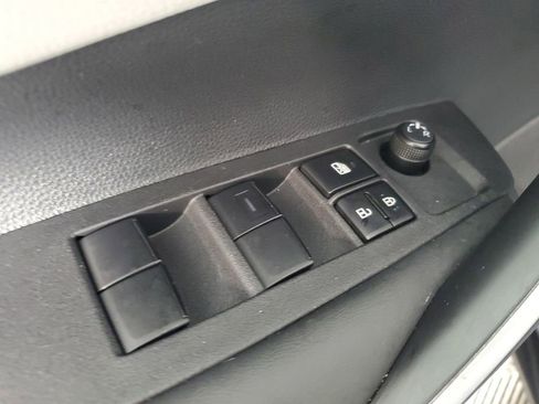 Used 2025 Toyota Corolla SE image 19