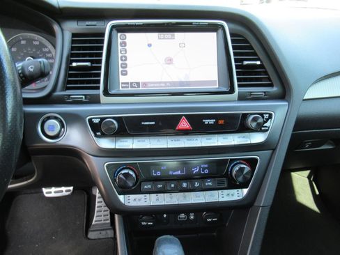 Used 2018 Hyundai Sonata Limited w/ Cargo Package FWD image 29