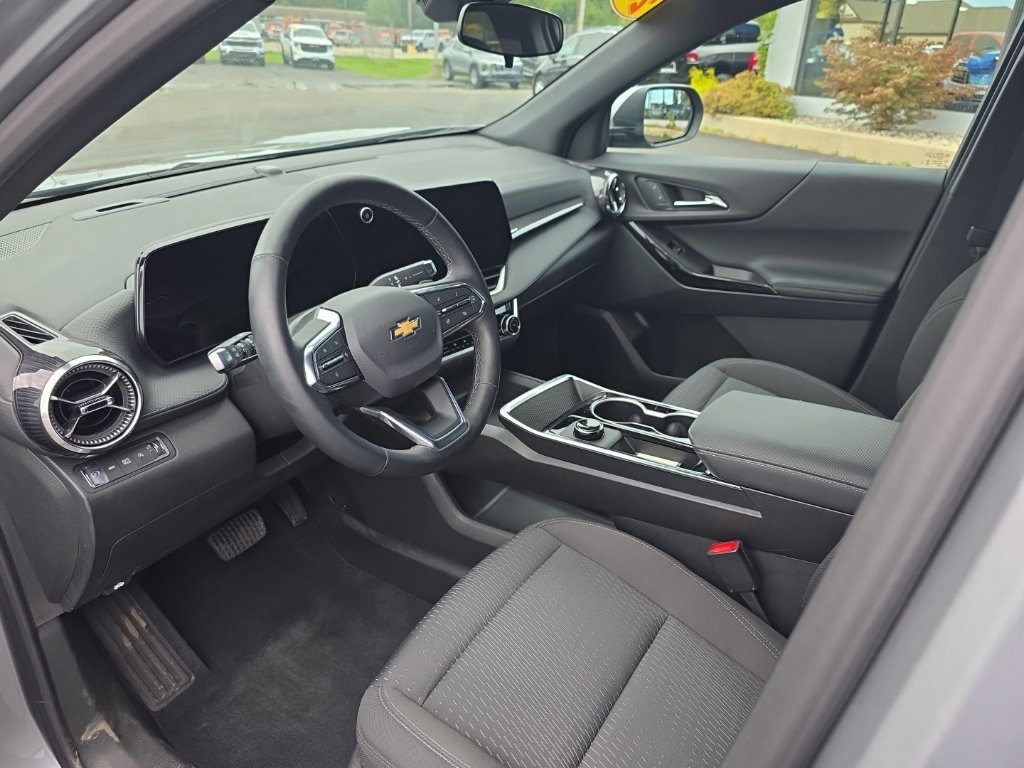 Used 2026 Chevrolet Equinox LT AWD/4WD image 19