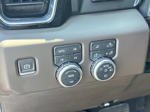 Used 2022 GMC Sierra 1500 Denali w/ Denali Reserve Package AWD/4WD image 34