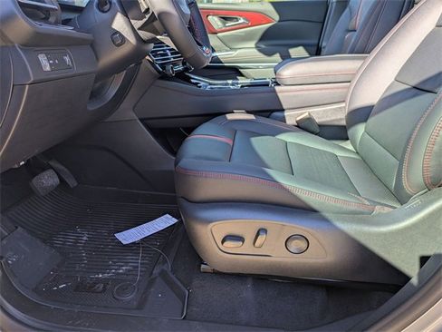 New 2026 Chevrolet Traverse RS w/ LPO, Floor Liner Package image 11