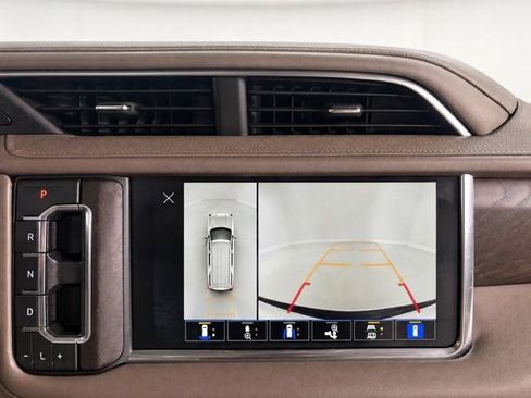Used 2024 GMC Yukon Denali AWD/4WD image 43