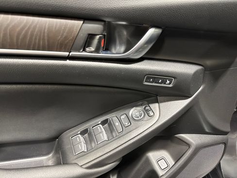 Used 2021 Honda Accord Touring image 21