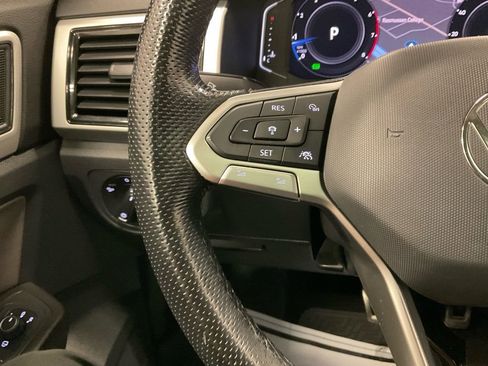 Used 2022 Volkswagen Atlas SEL Premium image 20