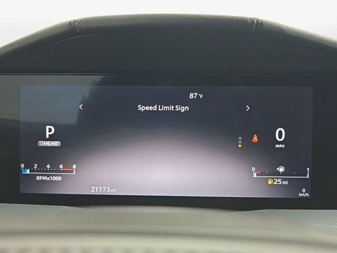 Used 2025 Nissan Murano Platinum AWD/4WD image 19