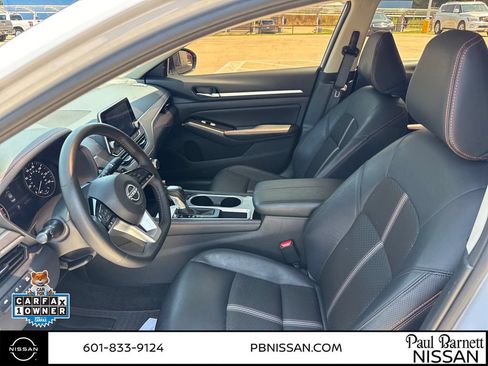 Used 2025 Nissan Altima 2.5 SR FWD image 18