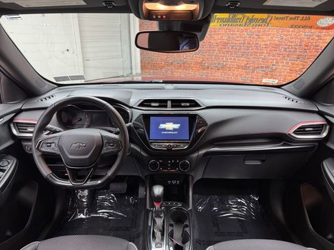 Used 2023 Chevrolet TrailBlazer RS w/ Convenience Package AWD/4WD image 11