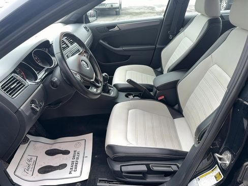 Used 2016 Volkswagen Jetta Sport image 14