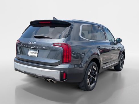 Used 2024 Kia Telluride S FWD image 6