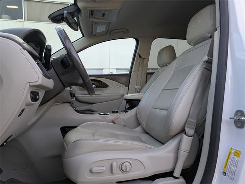 Used 2020 GMC Terrain Denali w/ Denali Premium Package image 2