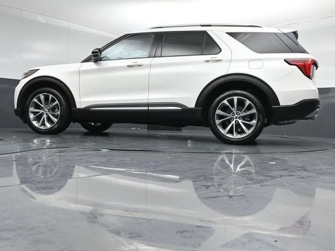 Certified 2025 Ford Explorer Platinum w/ Ultimate Package AWD/4WD image 43