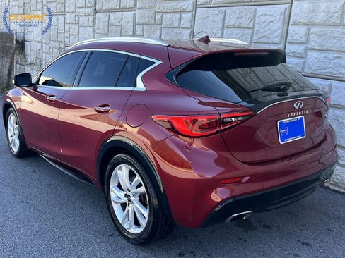 Used 2019 INFINITI QX30 image 4
