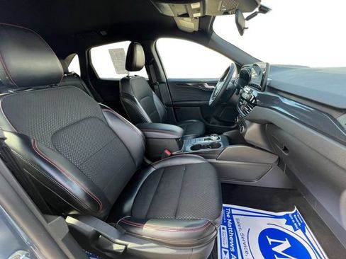 Used 2025 Ford Escape ST-Line Select AWD/4WD image 17