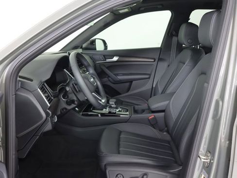 Certified 2023 Audi Q5 2.0T Premium Plus w/ Premium Plus Package AWD/4WD image 12