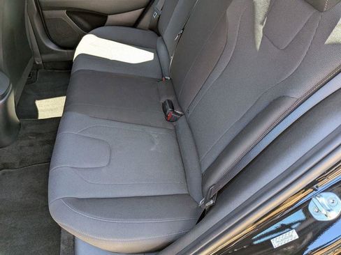 Used 2022 Hyundai Elantra SE FWD image 21