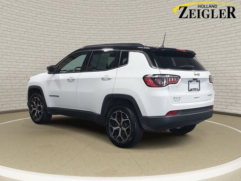 Used 2025 Jeep Compass Limited AWD/4WD image 7