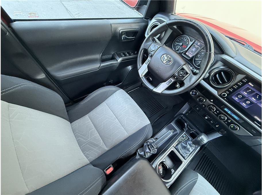 Used 2021 Toyota Tacoma TRD Off-Road AWD/4WD image 10