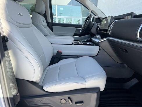 Certified 2025 Ford Expedition Max Platinum w/ Driver's Package image 6