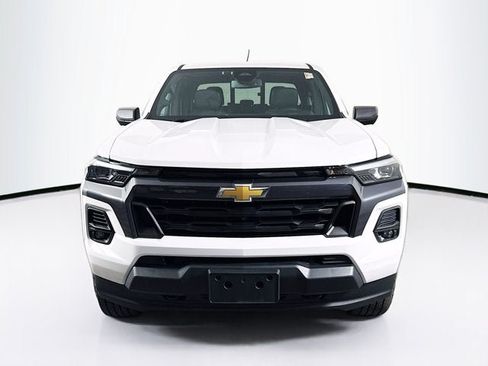 Used 2024 Chevrolet Colorado LT w/ LT Convenience Package III AWD/4WD image 2