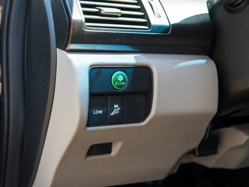 Used 2013 Honda Accord Touring image 34