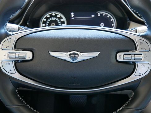 Used 2022 Genesis GV70 2.5T w/ Advanced Package image 32