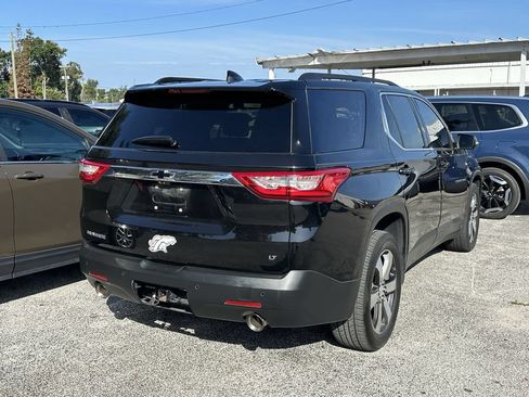 Used 2021 Chevrolet Traverse LT w/ LT Premium Package FWD image 9