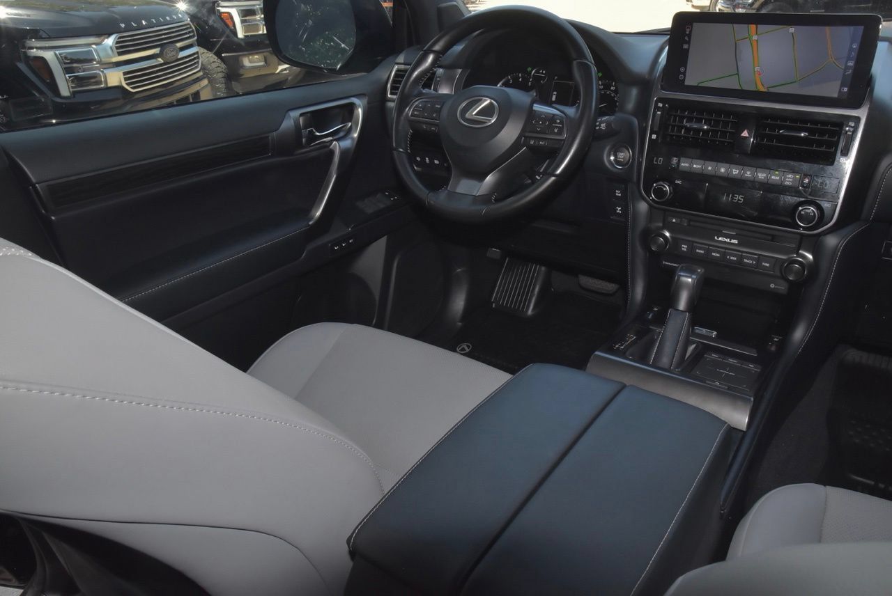 Used 2023 Lexus GX 460 w/ Black Line Special Edition AWD/4WD image 16