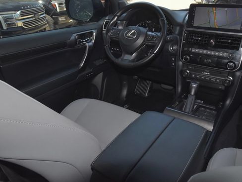 Used 2023 Lexus GX 460 w/ Black Line Special Edition AWD/4WD image 16