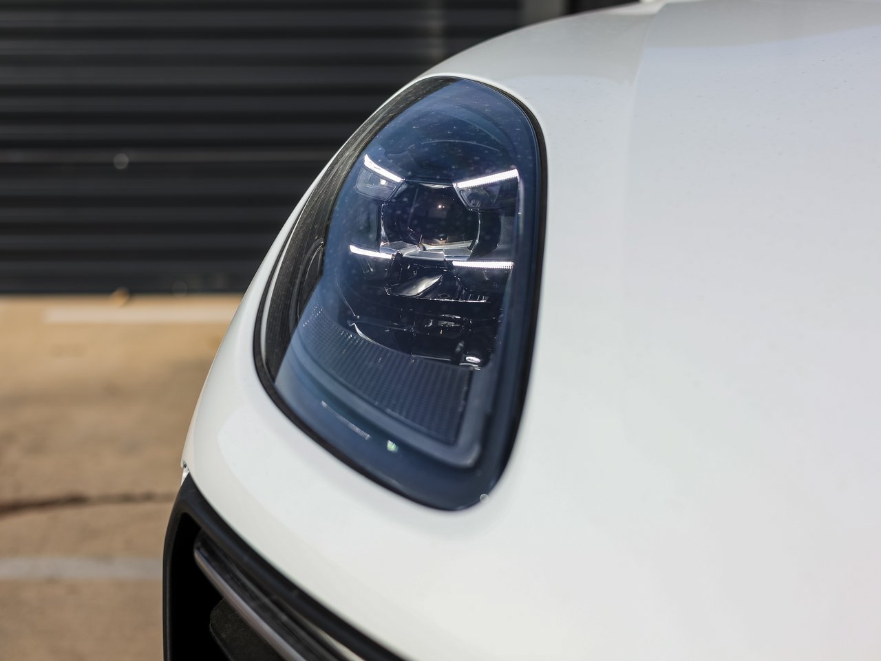 Certified 2026 Porsche Macan AWD/4WD image 13