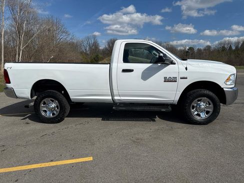 Used 2018 RAM 3500 Tradesman w/ Chrome Appearance Group AWD/4WD image 4