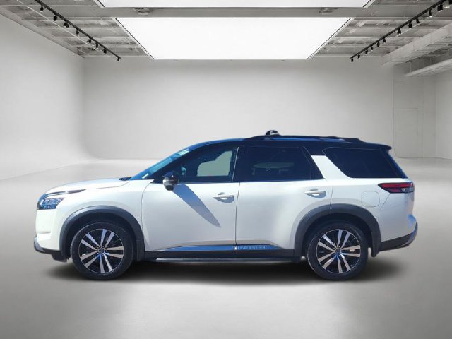 Used 2023 Nissan Pathfinder Platinum w/ Lighting Package (N93) FWD image 2