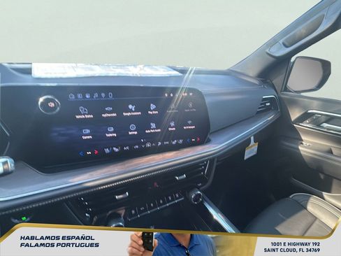 New 2026 Chevrolet Suburban Premier AWD/4WD image 17