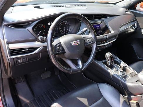 Used 2019 Cadillac XT4 Premium Luxury AWD/4WD image 13