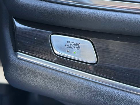 Used 2018 Buick Enclave Essence image 8