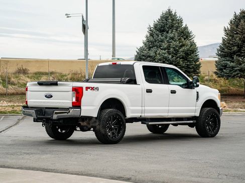 Used 2017 Ford F250 XLT w/ FX4 Off-Road Package image 5