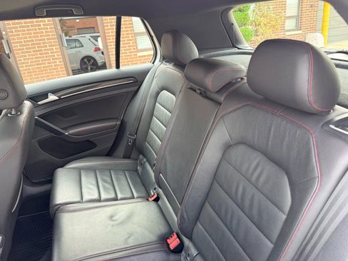 Used 2015 Volkswagen Golf 4-Door image 20