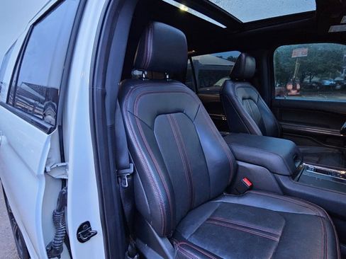 Used 2023 Ford Expedition Limited image 16