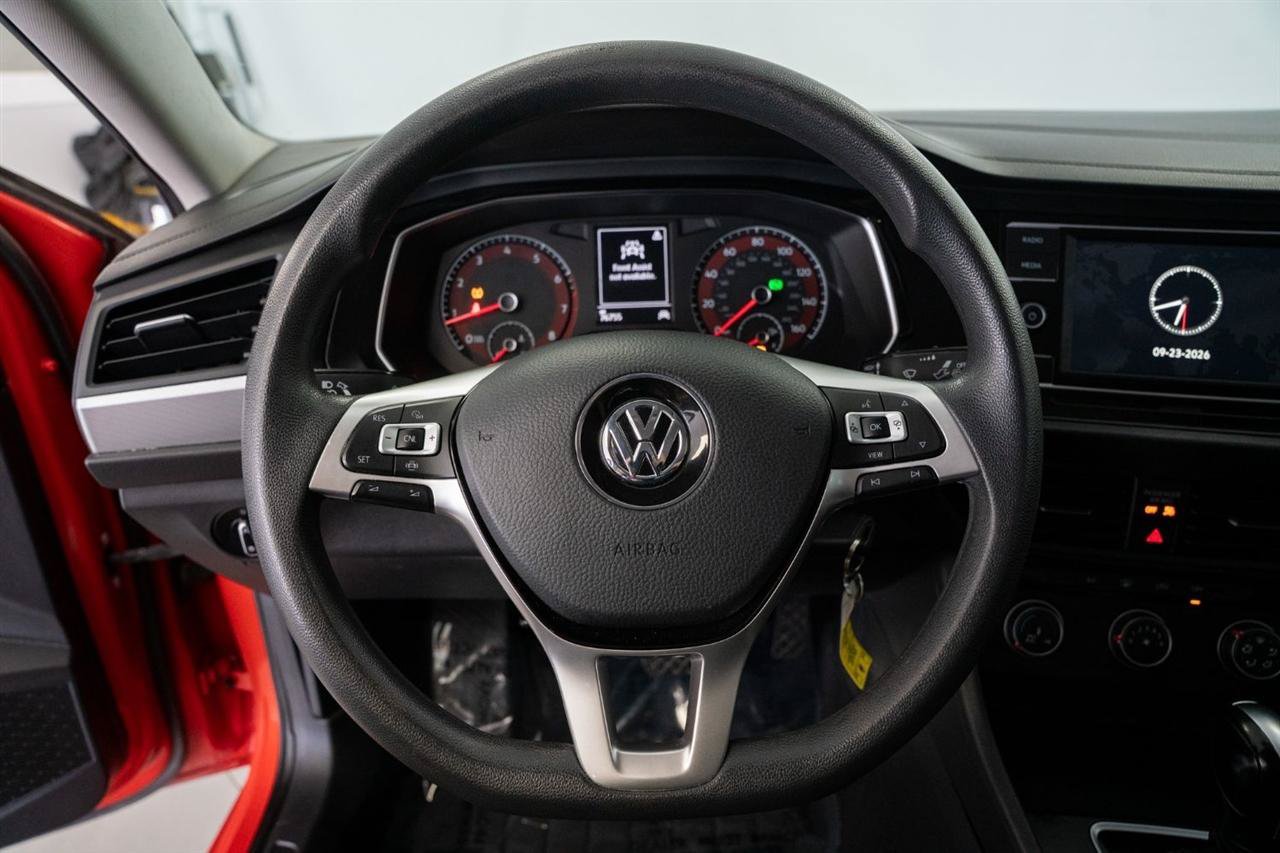 Used 2021 Volkswagen Jetta SE FWD image 17