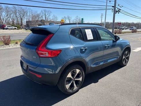 Certified 2025 Volvo XC40 B5 Plus image 5