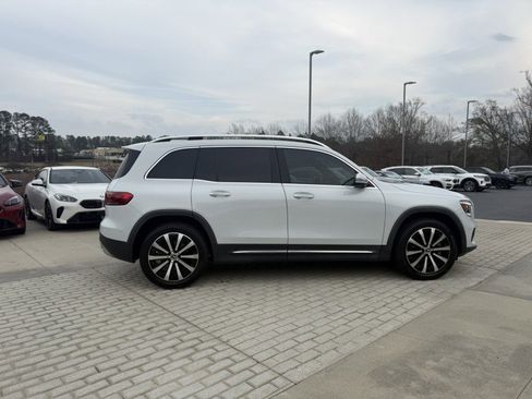 Used 2022 Mercedes-Benz GLB 250 4MATIC image 7