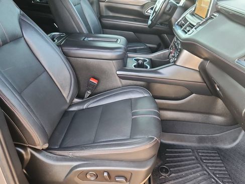Used 2021 Chevrolet Tahoe RST w/ Luxury Package AWD/4WD image 19