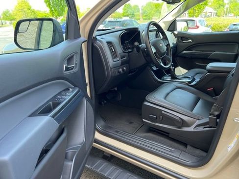 Used 2022 Chevrolet Colorado Z71 AWD/4WD image 12