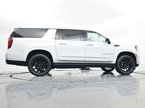 New 2026 GMC Yukon XL Denali image 32