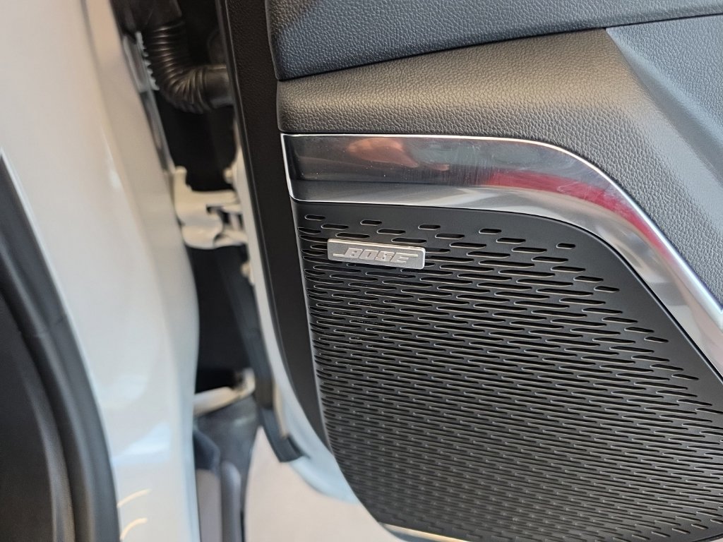 Used 2025 Chevrolet Traverse RS w/ LPO, Floor Liner Package FWD image 61